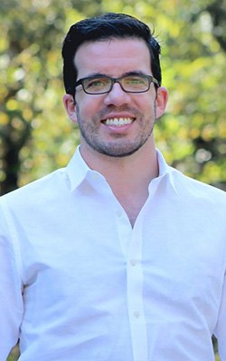 Doctor Andrew Barnett a periodontist near Preston Hollow